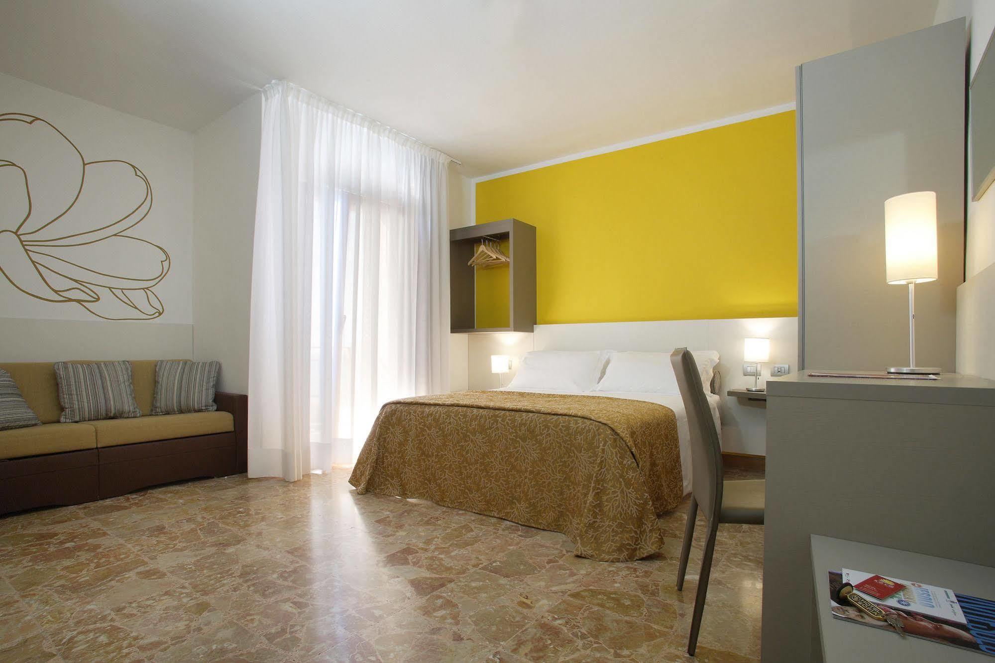 Hotel Sofia Lido di Jesolo Esterno foto
